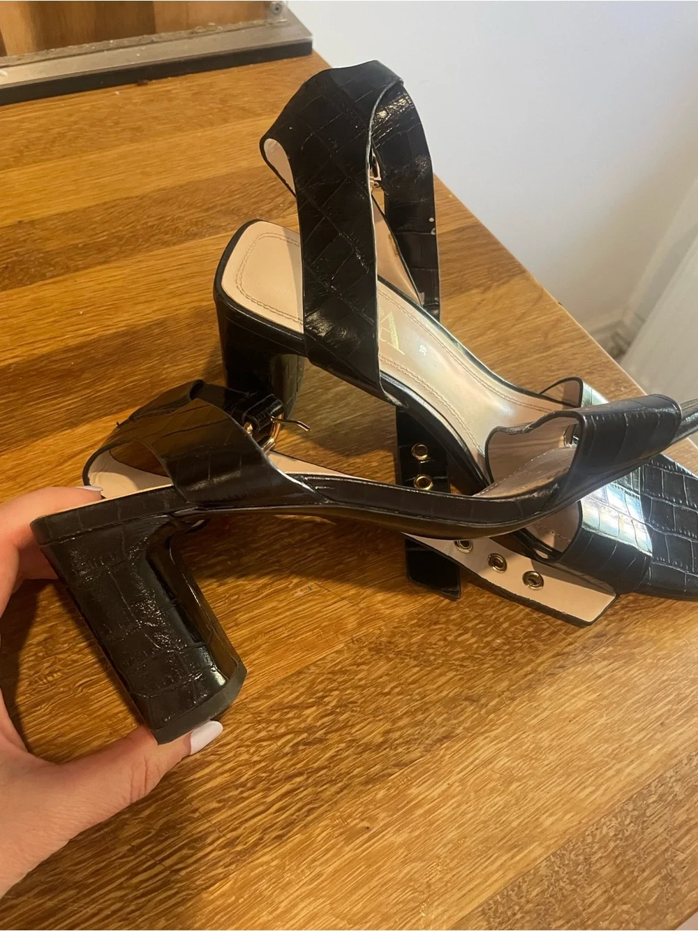 Zara Black Croc-Embossed Slingback Block Heels - Picture 3 of 4